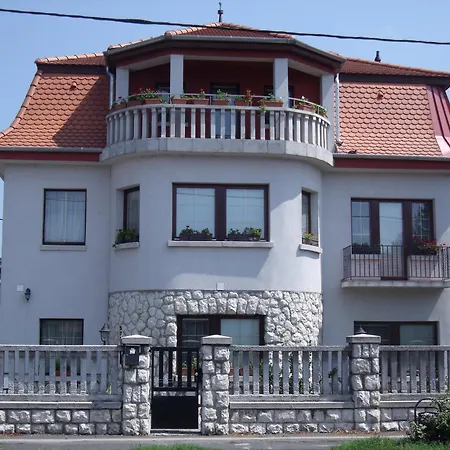 Sasi Panzio 2 3* Esztergom