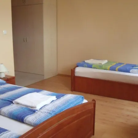 Sasi Panzió 2 Casa de hóspedes