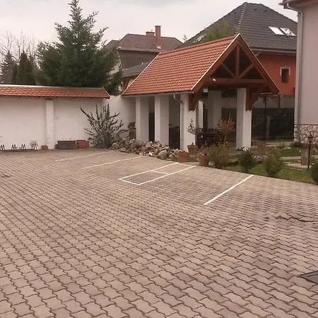 Sasi Panzio 2 Maison d'hôtes Esztergom