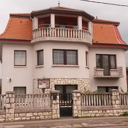 Sasi Panzio 2 3* Esztergom