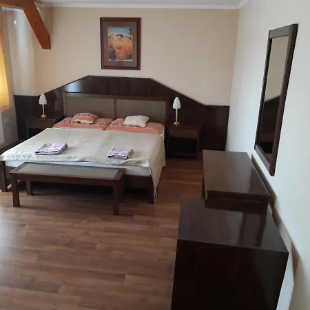 Casa de hóspedes Sasi Panzió 2