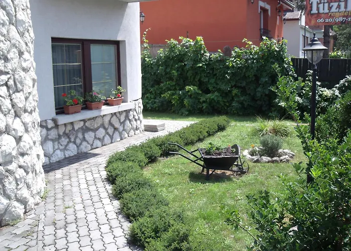 Sasi Panzio 2 3* Esztergom