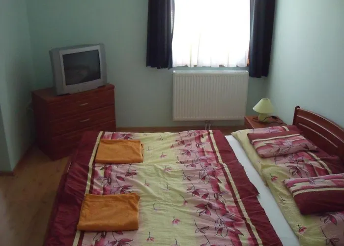 Sasi Panzió 2 Casa de hóspedes 3*